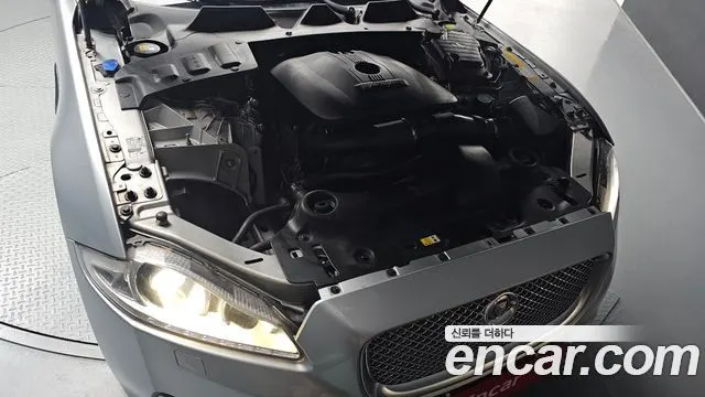 JAGUAR ALL NEW XJ 2014 — 150 352 км, серебристо-серый, Корея — под ключ — фото 6