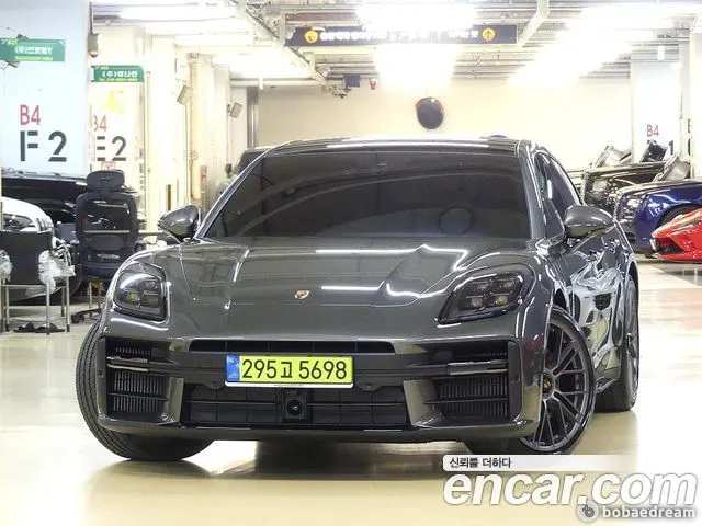 PORSCHE PANAMERA 2025 — 3 000 км, салатовый, Корея — под ключ — фото 1
