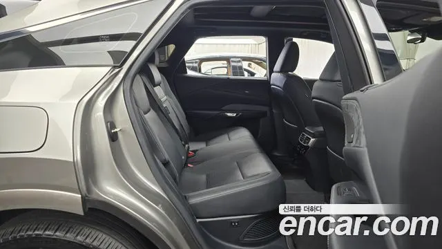 LEXUS RX450H+ 2024 — 51 435 км, серебристо-серый, Корея — под ключ — фото 11