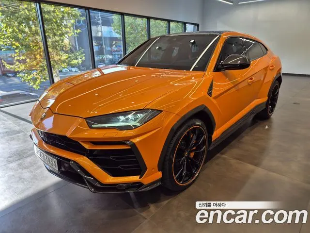 LAMBORGHINI URUS 2022