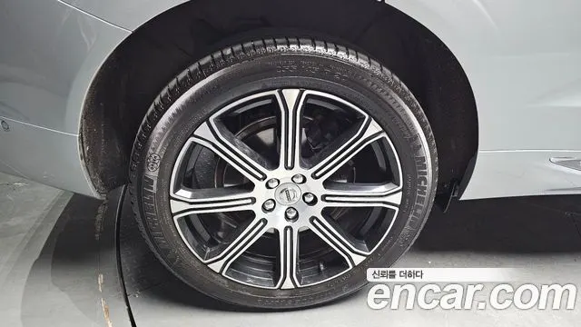 VOLVO XC60 2019 — 115 630 км, серебристо-серый, Корея — под ключ — фото 5