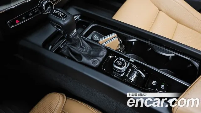 VOLVO XC60 2019 — 115 630 км, серебристо-серый, Корея — под ключ — фото 9