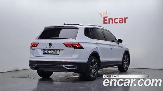 VOLKSWAGEN TIGUAN ALLSPACE 2023 — 60 414 км, белый, Корея — под ключ — фото 2