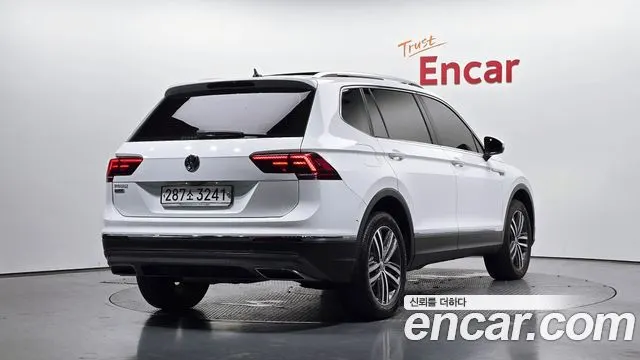 VOLKSWAGEN TIGUAN ALLSPACE 2020 — 88 029 км, белый, Корея — под ключ — фото 2