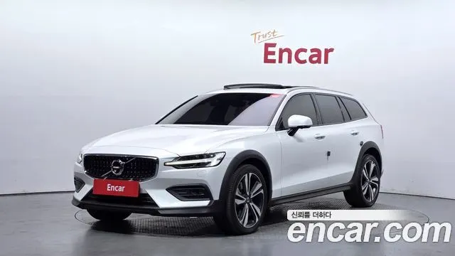 VOLVO V60 CROSS COUNTRY — из Кореи под ключ