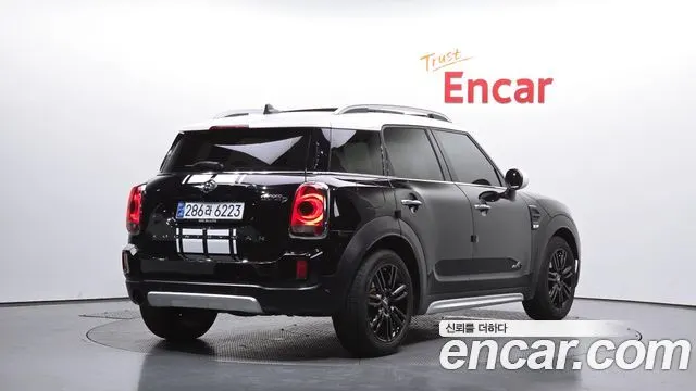 MINI COOPER D COUNTRYMAN 2018 — 83 409 км, чёрный, Корея — под ключ — фото 2