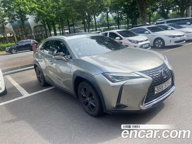 LEXUS UX250H 2019 — 146 703 км, Корея — под ключ — фото 1