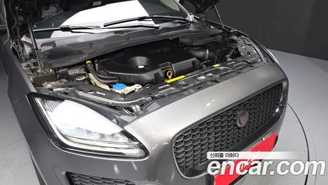 JAGUAR E-PACE 2019 — 108 435 км, серебристо-серый, Корея — под ключ — фото 6