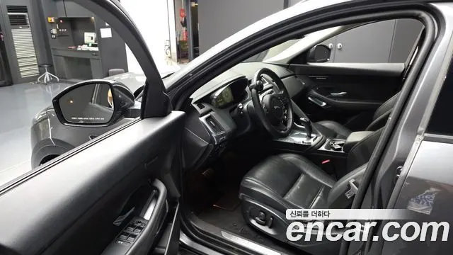 JAGUAR E-PACE 2019 — 108 435 км, серебристо-серый, Корея — под ключ — фото 10
