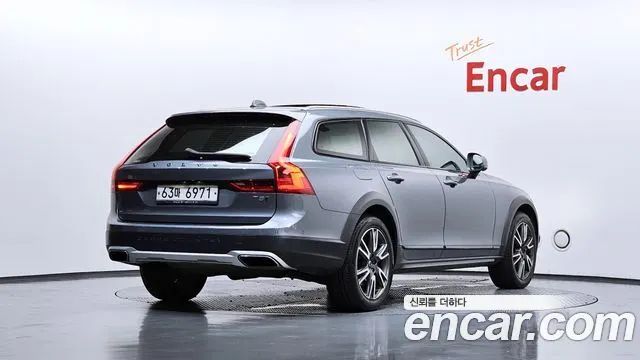 VOLVO V90 CROSS COUNTRY 2019 — 182 606 км, серый, Корея — под ключ — фото 2