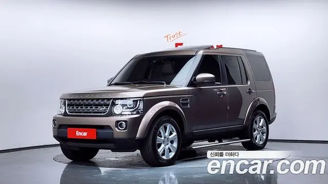 LAND ROVER DISCOVERY 4 2016 — 106 121 км, светло-золотистый, Корея — под ключ — фото 1