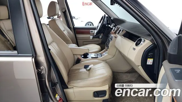 LAND ROVER DISCOVERY 4 2016 — 106 121 км, светло-золотистый, Корея — под ключ — фото 11