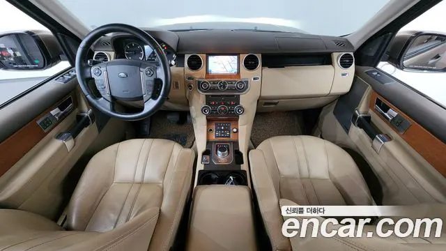 LAND ROVER DISCOVERY 4 2016 — 106 121 км, светло-золотистый, Корея — под ключ — фото 7