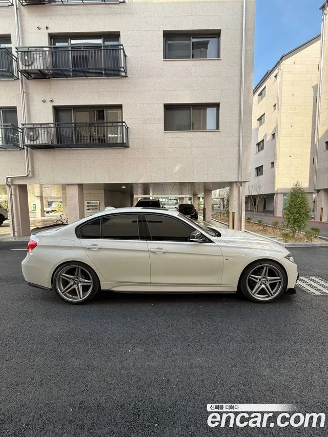 BMW 3 SERIES 2017 — 55 000 км, белый, Корея — под ключ — фото 4