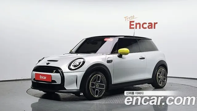 MINI COOPER ELECTRIC 2022 — 70 900 км, серебристый, Корея — под ключ — фото 1