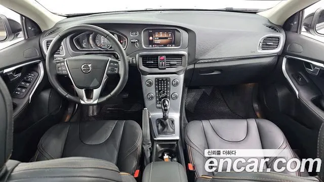 VOLVO V40 CROSS COUNTRY 2019 — 58 667 км, серебристый, Корея — под ключ — фото 7