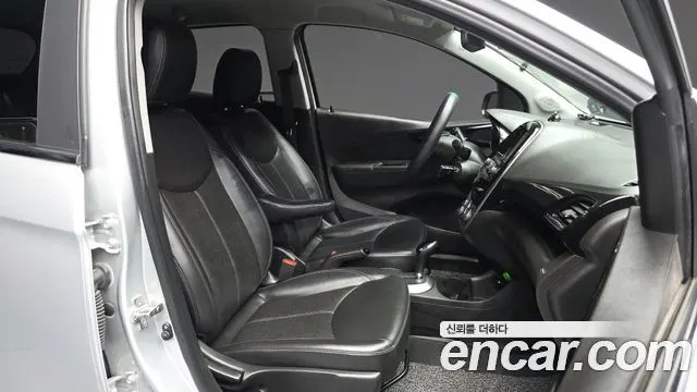 CHEVROLET SPARK 2017 — 162 405 км, серебристо-серый, Корея — под ключ — фото 11