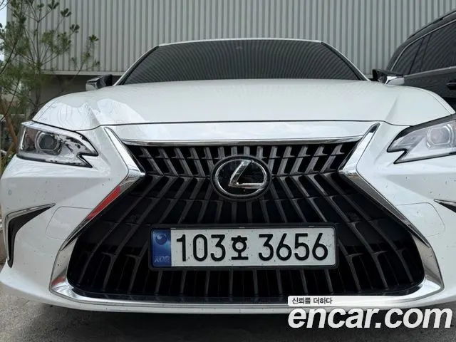LEXUS ES300H — из Кореи под ключ