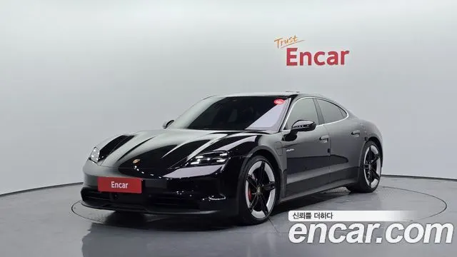 PORSCHE TAYCAN 2025
