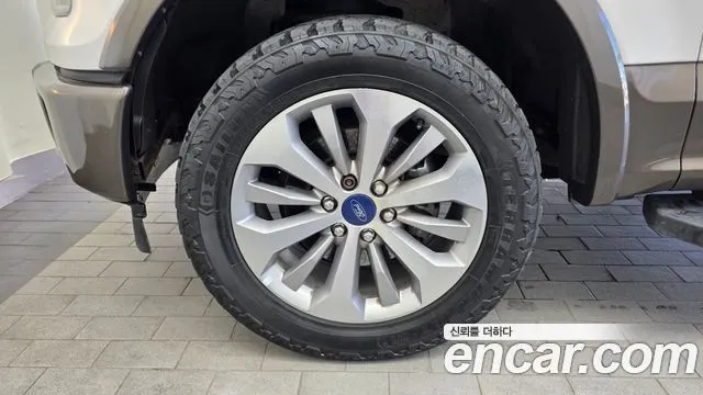 FORD F150 2017 — 127 076 км, белый-перламутр, Корея — под ключ — фото 5