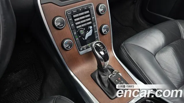 VOLVO XC70 2014 — 89 445 км, светло-золотистый, Корея — под ключ — фото 9