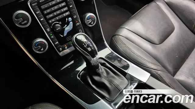 VOLVO V60 CROSS COUNTRY 2016 — 149 083 км, коричневый, Корея — под ключ — фото 9