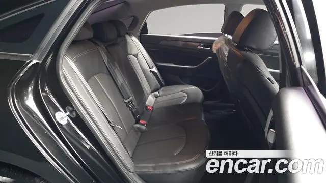 HYUNDAI SONATA HYBRID 2019 — 20 317 км, чёрный, Корея — под ключ — фото 11
