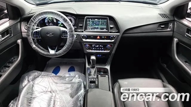 HYUNDAI SONATA HYBRID 2019 — 20 317 км, чёрный, Корея — под ключ — фото 7