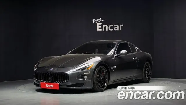 MASERATI GRANTURISMO 2009