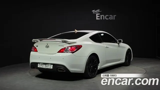 HYUNDAI GENESIS COUPE 2011 — 108 338 км, белый, Корея — под ключ — фото 2