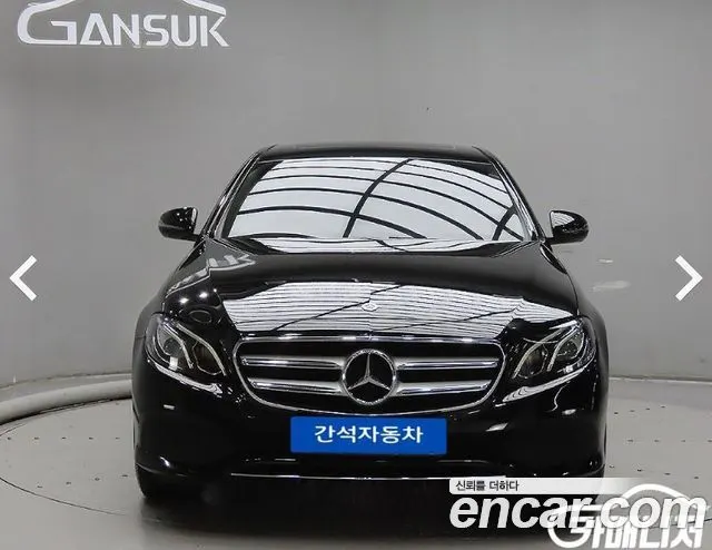 MERCEDES-BENZ E-CLASS W213 2019 — 100 000 км, чёрный, Корея — под ключ — фото 1