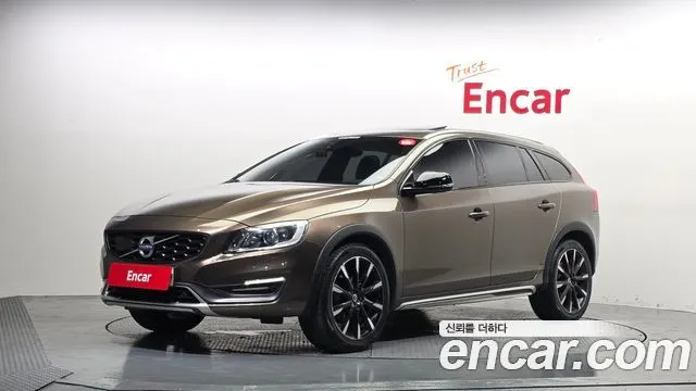 VOLVO V60 CROSS COUNTRY 2016 — 123 905 км, коричневый, Корея — под ключ — фото 3