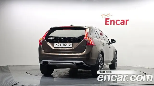 VOLVO V60 CROSS COUNTRY 2016 — 123 905 км, коричневый, Корея — под ключ — фото 4