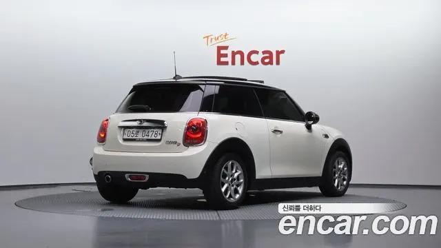 MINI COOPER D 2016 — 70 489 км, белый-перламутр, Корея — под ключ — фото 1