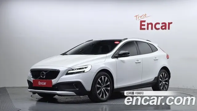 VOLVO V40 CROSS COUNTRY 2019