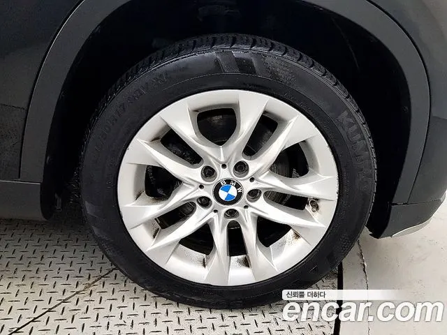 BMW X1 2015 — 116 700 км, чёрный, Корея — под ключ — фото 5