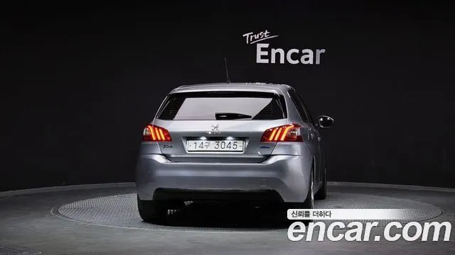 PEUGEOT 308 2015 — 169 749 км, серебристо-серый, Корея — под ключ — фото 4
