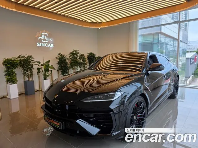 LAMBORGHINI URUS 2026