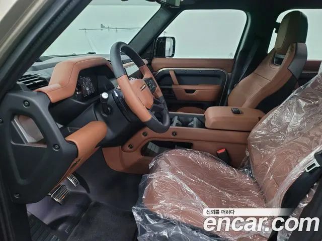 LAND ROVER DEFENDER 2025 — 59 км, золотистый, Корея — под ключ — фото 7
