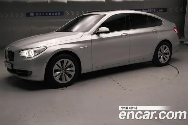 BMW 5 SERIES GT 2011 — 153 433 км, серебристый, Корея — под ключ — фото 1