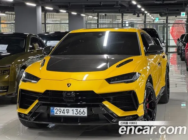 LAMBORGHINI URUS 2024 — 8 000 км, жёлтый, Корея — под ключ — фото 1