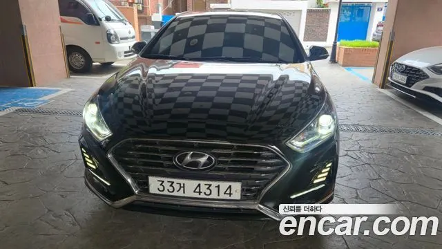 HYUNDAI SONATA HYBRID 2018 — 167 000 км, чёрный, Корея — под ключ — фото 2