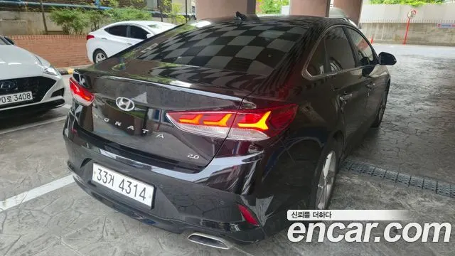HYUNDAI SONATA HYBRID 2018 — 167 000 км, чёрный, Корея — под ключ — фото 4