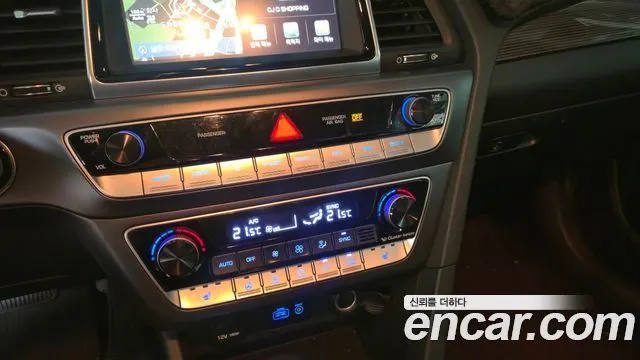 HYUNDAI SONATA HYBRID 2018 — 167 000 км, чёрный, Корея — под ключ — фото 10
