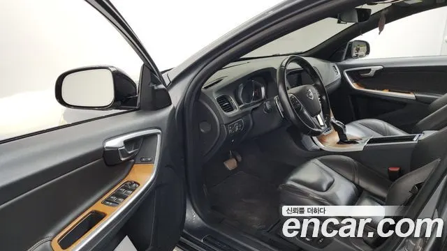 VOLVO V60 CROSS COUNTRY 2018 — 98 333 км, серый, Корея — под ключ — фото 10