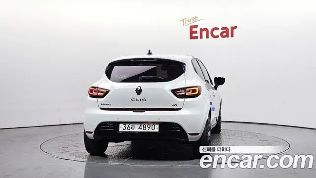 RENAULT KOREA CLIO 2018 — 96 780 км, белый, Корея — под ключ — фото 4