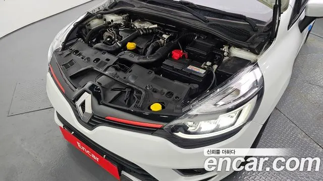 RENAULT KOREA CLIO 2018 — 96 780 км, белый, Корея — под ключ — фото 6