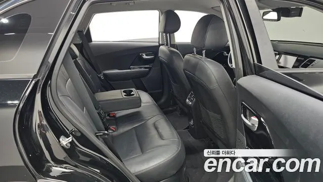 KIA NIRO 2018 — 140 958 км, чёрный, Корея — под ключ — фото 12