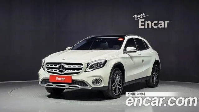 MERCEDES-BENZ GLA-CLASS X156 2019