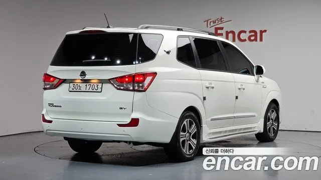 KGM KORANDO TURISMO — из Кореи под ключ